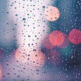 雨粒の窓